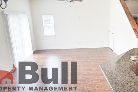 Снять в аренду таунхаус в Уинтер-Хейвен, Флорида 2 спальни, 339.46м2, № 1902319 - фото 5