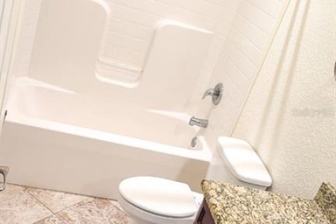 Снять в аренду таунхаус в Уинтер-Хейвен, Флорида 2 спальни, 339.46м2, № 1902319 - фото 13