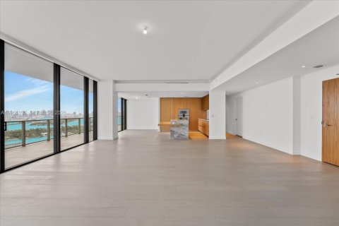 Condo in Miami Beach, Florida, 3 bedrooms  № 2026467 - photo 9