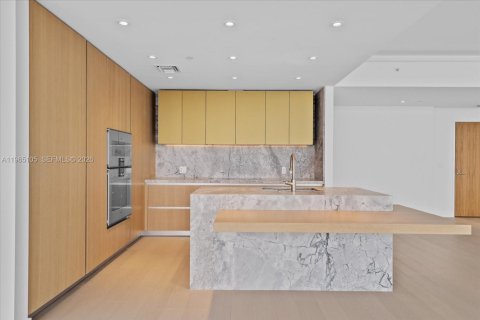 Condo in Miami Beach, Florida, 3 bedrooms  № 2026467 - photo 7