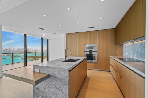 Condo in Miami Beach, Florida, 3 bedrooms  № 2026467 - photo 8