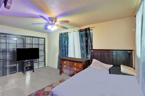 Casa en venta en Tamarac, Florida, 2 dormitorios, 95.5 m2 № 1704726 - foto 12