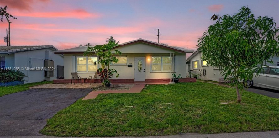 Casa en Tamarac, Florida 2 dormitorios, 95.5 m2 № 1704726