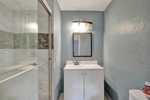 Casa en venta en Tamarac, Florida, 2 dormitorios, 95.5 m2 № 1704726 - foto 11