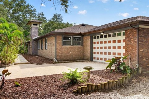Villa ou maison à vendre à Punta Gorda, Floride: 4 chambres, 270.9 m2 № 2280271 - photo 2