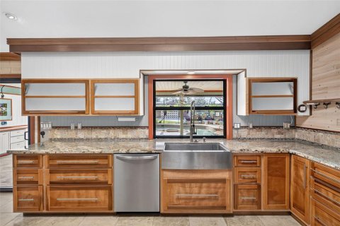 Villa ou maison à vendre à Punta Gorda, Floride: 4 chambres, 270.9 m2 № 2280271 - photo 21