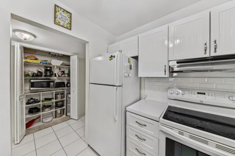 Купить кондоминиум в Помпано-Бич, Флорида 3 комнаты, 81.75м2, № 2247623 - фото 20