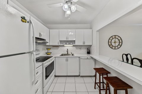 Купить кондоминиум в Помпано-Бич, Флорида 3 комнаты, 81.75м2, № 2247623 - фото 14