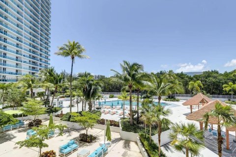 Снять в аренду кондоминиум в Санни-Айлс-Бич, Флорида 2 спальни, 141.3м2, № 1958198 - фото 11