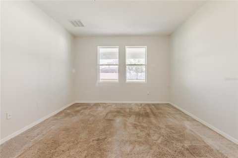 House in Haines City, Florida 4 bedrooms, 174.28 sq.m. № 2107238 - photo 17
