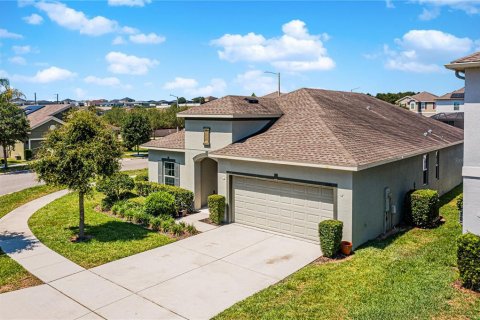 House in Haines City, Florida 4 bedrooms, 174.28 sq.m. № 2107238 - photo 2