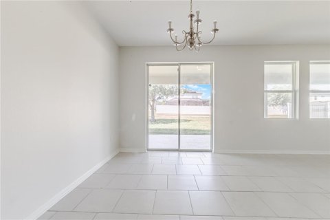 House in Haines City, Florida 4 bedrooms, 174.28 sq.m. № 2107238 - photo 15