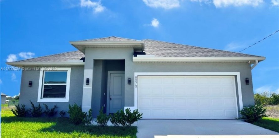 House in LaBelle, Florida 3 bedrooms, 139.63 sq.m. № 1752198