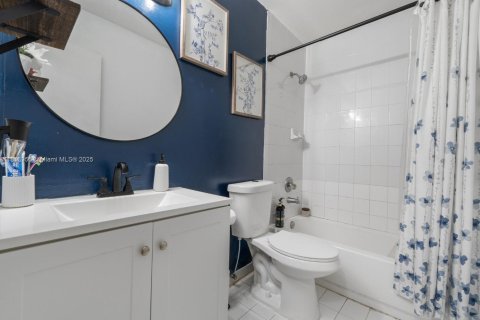 Купить кондоминиум в Хайалиа Гарденс, Флорида 2 спальни, 111.48м2, № 2015815 - фото 8