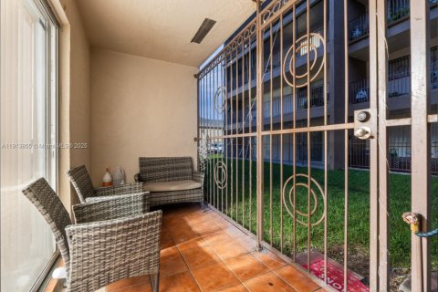 Купить кондоминиум в Хайалиа Гарденс, Флорида 2 спальни, 111.48м2, № 2015815 - фото 18