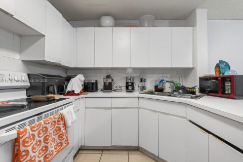 Купить кондоминиум в Хайалиа Гарденс, Флорида 2 спальни, 111.48м2, № 2015815 - фото 12