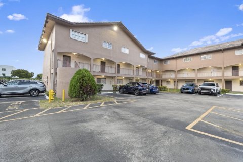 Купить кондоминиум в Хайалиа Гарденс, Флорида 2 спальни, 111.48м2, № 2015815 - фото 2