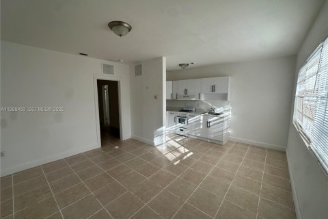 Condominio en alquiler en Miami Beach, Florida, 1 dormitorio, 57.23 m2 № 2050491 - foto 8