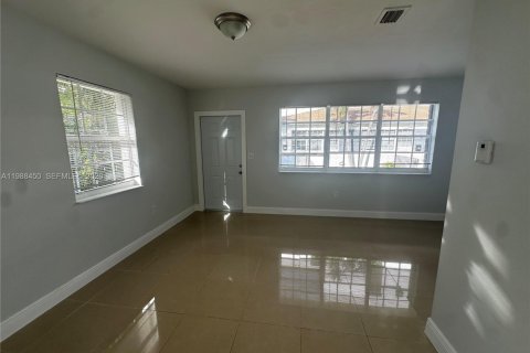 Condominio en alquiler en Miami Beach, Florida, 1 dormitorio, 57.23 m2 № 2050491 - foto 10