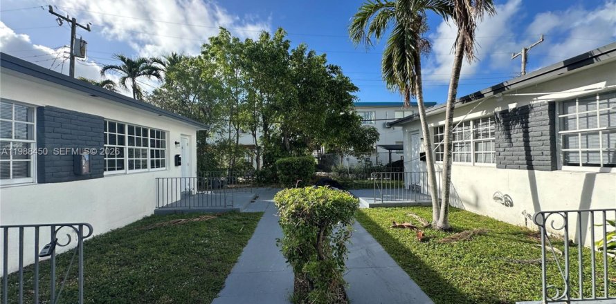 Condominio en Miami Beach, Florida, 1 dormitorio  № 2050491