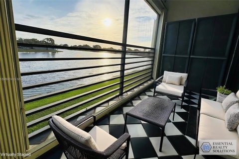 Condo in Pembroke Pines, Florida, 2 bedrooms № 1950983 - photo 19