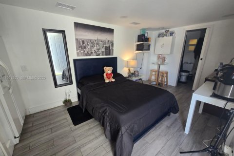 Villa ou maison à vendre à Miami, Floride: 3 chambres, 99.96 m2 № 2055028 - photo 4