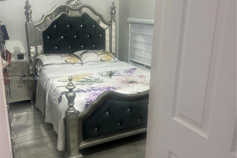 Villa ou maison à vendre à Miami, Floride: 3 chambres, 99.96 m2 № 2055028 - photo 10