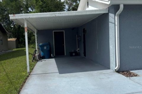 House in Spring Hill, Florida 3 bedrooms, 122.82 sq.m. № 1849759 - photo 3