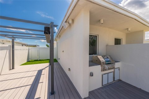 Townhouse in Fort Lauderdale, Florida 3 bedrooms, 196.95 sq.m. № 1857057 - photo 16