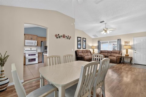 Casa en venta en The Villages, Florida, 3 dormitorios, 129.32 m2 № 2209416 - foto 11