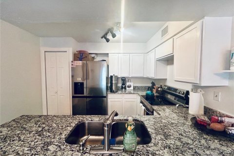 Condo in Ocala, Florida, 2 bedrooms  № 1831823 - photo 12