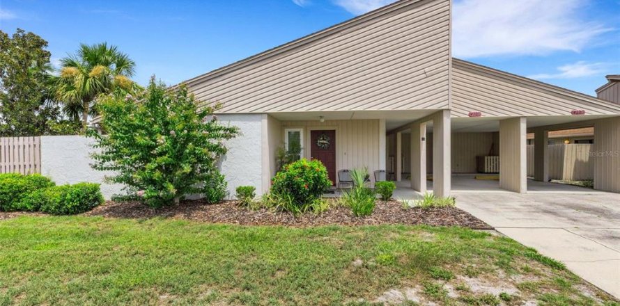 Condominio en Mulberry, Florida, 2 dormitorios № 2237472