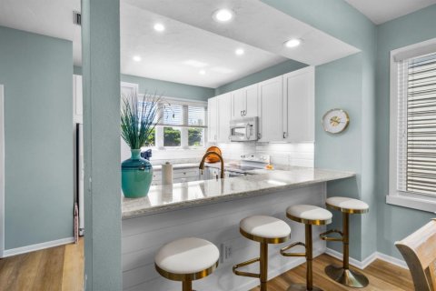 Touwnhouse à vendre à Longboat Key, Floride: 2 chambres, 133.78 m2 № 2373736 - photo 3