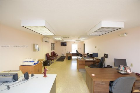 Купить коммерческую недвижимость в Хомстед, Флорида № 1935441 - фото 14