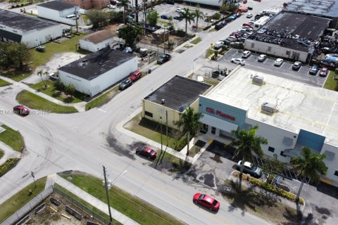 Купить коммерческую недвижимость в Хомстед, Флорида № 1935441 - фото 30