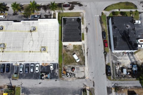 Купить коммерческую недвижимость в Хомстед, Флорида № 1935441 - фото 23