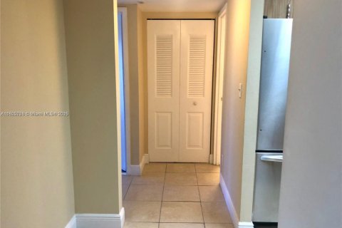 Condominio en venta en Hollywood, Florida, 2 dormitorios, 81.29 m2 № 1980297 - foto 5