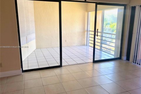 Condominio en venta en Hollywood, Florida, 2 dormitorios, 81.29 m2 № 1980297 - foto 4