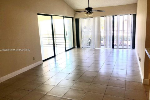 Condominio en venta en Hollywood, Florida, 2 dormitorios, 81.29 m2 № 1980297 - foto 3