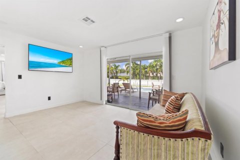 Villa ou maison à louer à Royal Palm Beach, Floride: 3 chambres, 154.4 m2 № 2338410 - photo 15