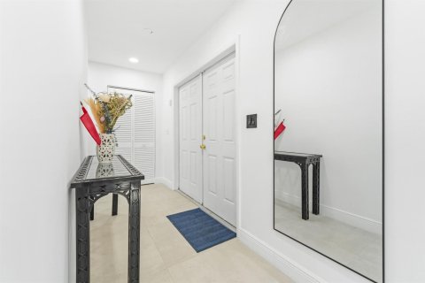 Villa ou maison à louer à Royal Palm Beach, Floride: 3 chambres, 154.4 m2 № 2338410 - photo 4