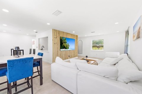 Villa ou maison à louer à Royal Palm Beach, Floride: 3 chambres, 154.4 m2 № 2338410 - photo 7