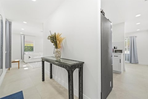Villa ou maison à louer à Royal Palm Beach, Floride: 3 chambres, 154.4 m2 № 2338410 - photo 5