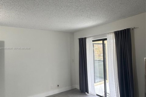 Condo in Weston, Florida, 3 bedrooms  № 2009943 - photo 10