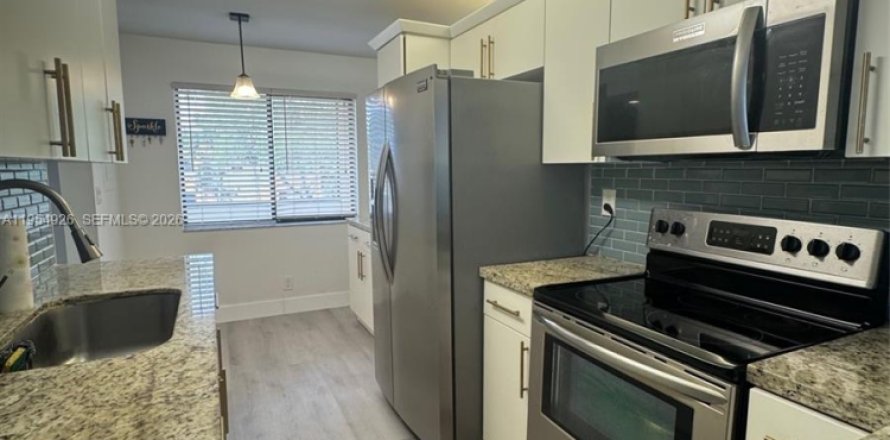 Condo in Weston, Florida, 3 bedrooms  № 2009943