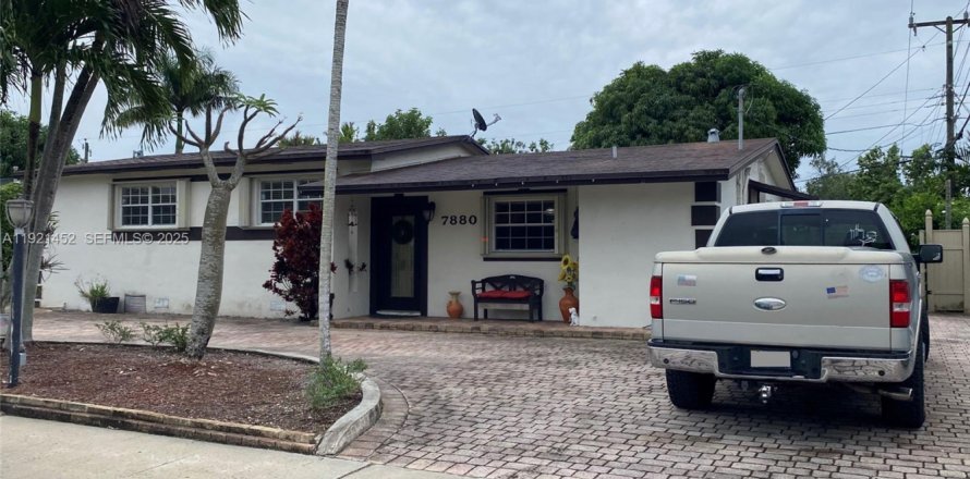 Casa en Miami, Florida 4 dormitorios, 210.05 m2 № 1982710