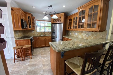 Casa en venta en Miami, Florida, 4 dormitorios, 210.05 m2 № 1982710 - foto 3