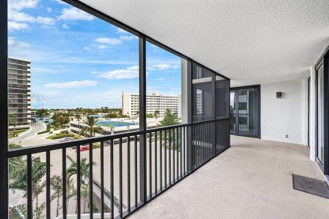 Condo in Highland Beach, Florida, 2 bedrooms № 2185227 - photo 28