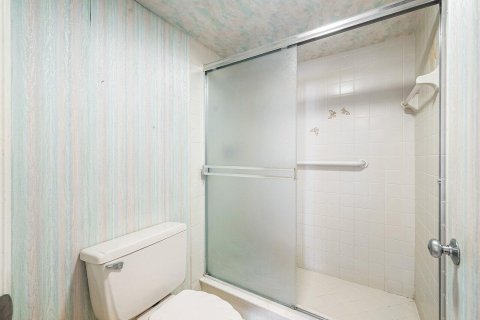 Condo in Highland Beach, Florida, 2 bedrooms № 2185227 - photo 26