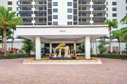 Condo in Highland Beach, Florida, 2 bedrooms  № 2185227